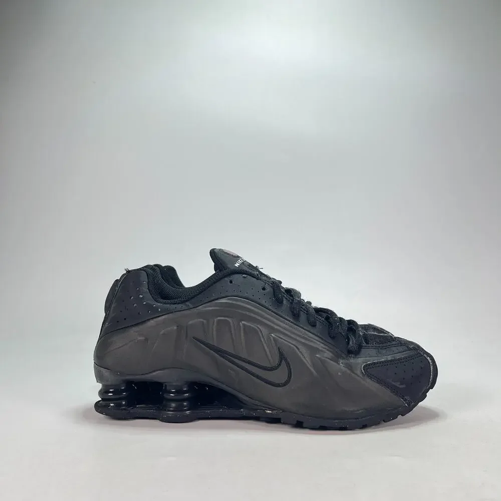 Nike Shox R4 Triple Black Retro Lifestyle Sneakers CW2626-003 Youth Size 5.5Y